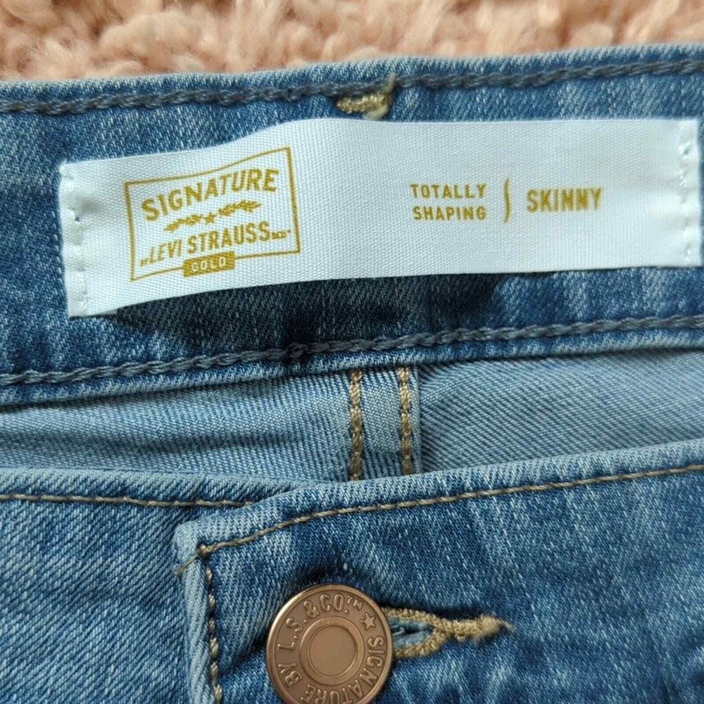 Levi's Shaping Skinny Distressed Denim Jeans 18 - Picture 6 of 9
